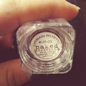 Naked cosmetics #ur-03 urban rustic